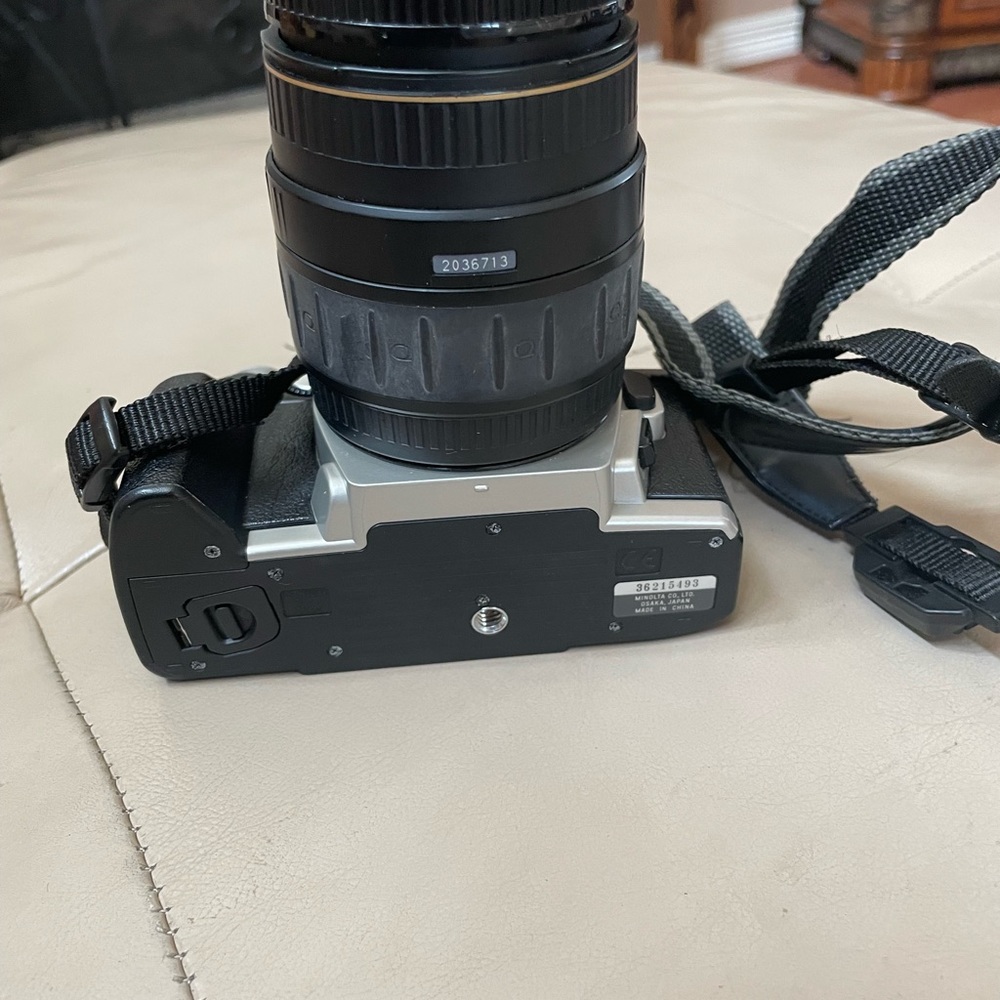 MINOLTA MAXXUM 4 CAMERA & MINOLTA QUANTARAY 28:90mm LENS WITH BAG - Picture 12 of 16